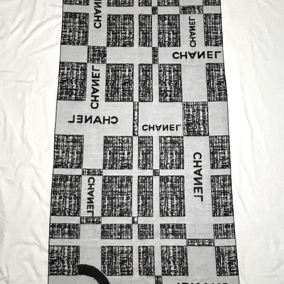 NewChanel Shawl Scarf Cashmere and Silk 70x24 - Picture 4 of 12